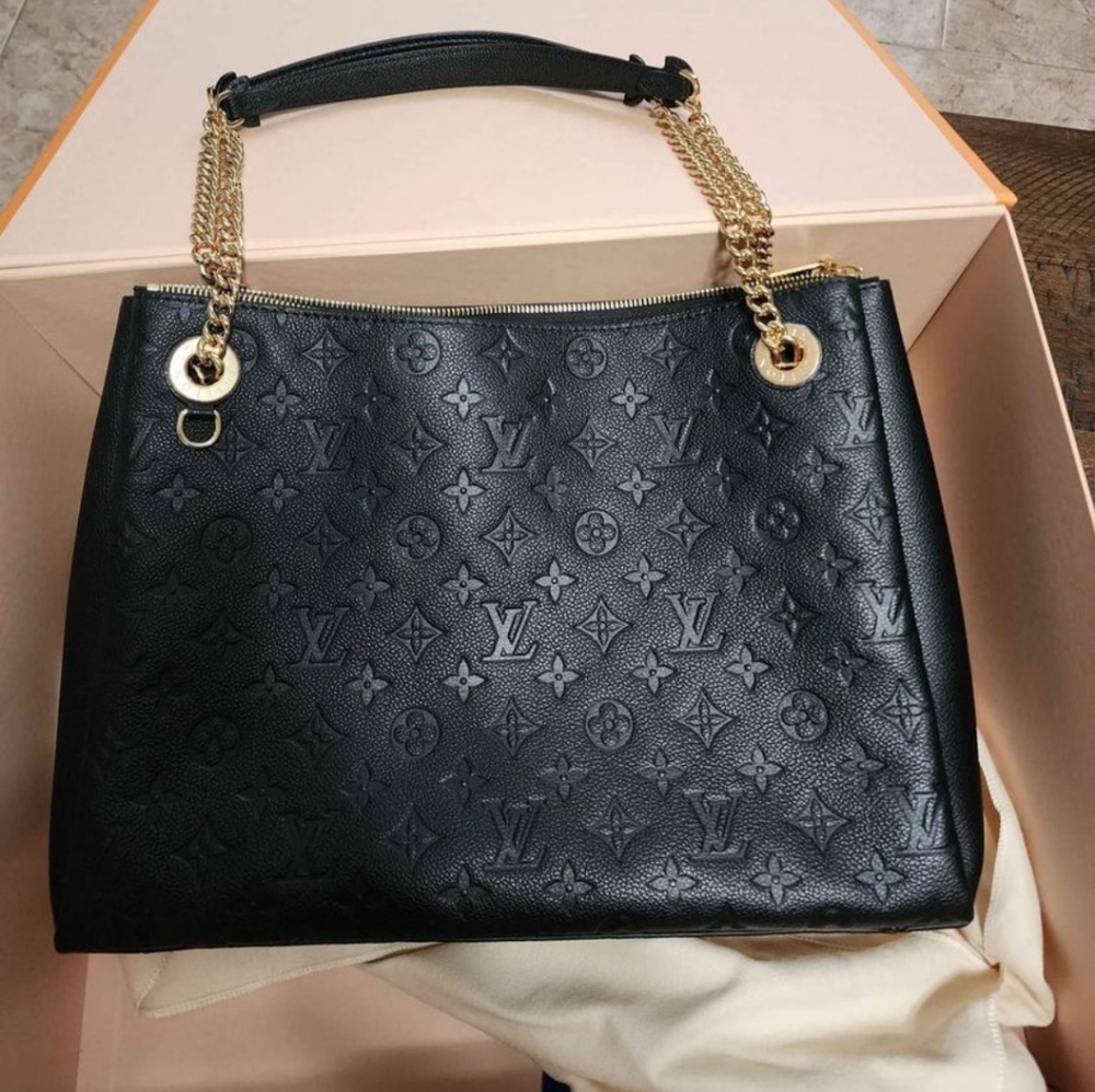 LV Surene MM Black Purse